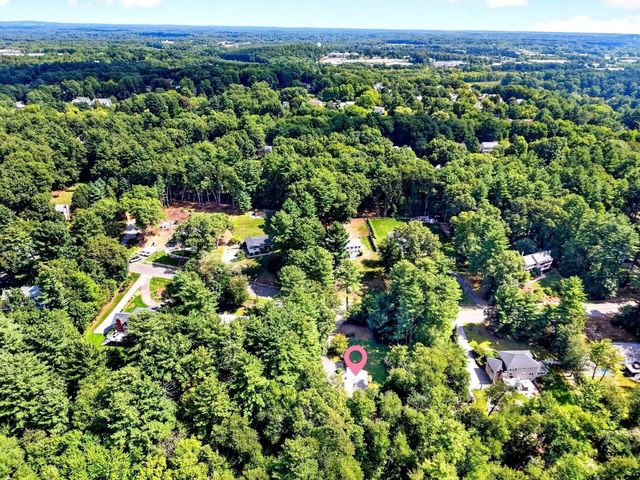 26 Old Stagecoach Rd, Bedford, MA 01730