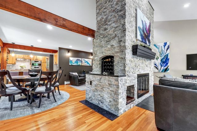 26 Old Stagecoach Rd, Bedford, MA 01730