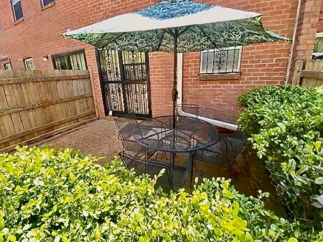 5718 Quince Rd Apt 10, Memphis, TN 38119