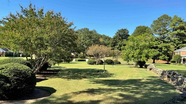 5718 Quince Rd Apt 10, Memphis, TN 38119