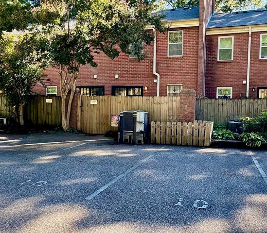 5718 Quince Rd Apt 10, Memphis, TN 38119