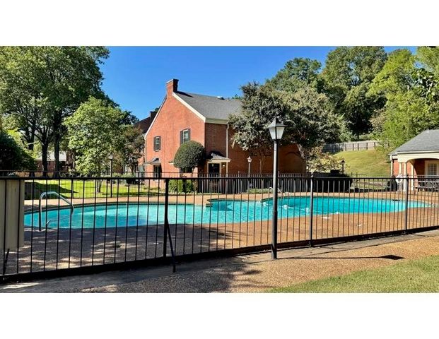 5718 Quince Rd Apt 10, Memphis, TN 38119