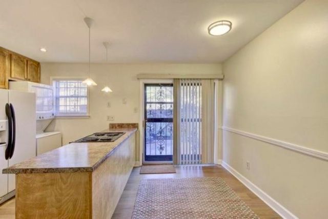 5718 Quince Rd Apt 10, Memphis, TN 38119