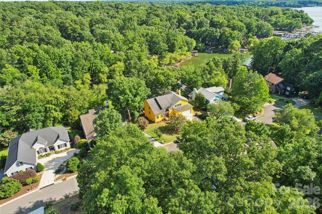 26049 Neptunes Landing, Tega Cay, SC 29708