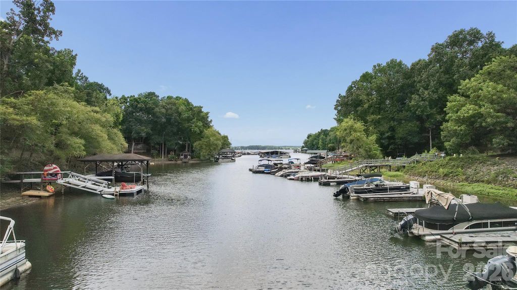 26049 Neptunes Landing, Tega Cay, SC 29708