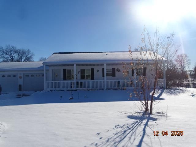 2739 W White Tail Lane, Montello, WI 53949