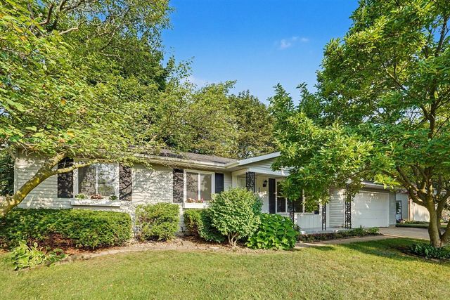 5800 Newhaven Drive, Portage, MI 49024