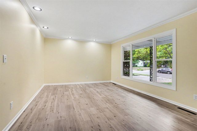5800 Newhaven Drive, Portage, MI 49024