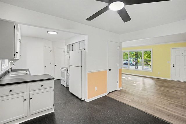 5800 Newhaven Drive, Portage, MI 49024