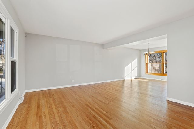 17W435 Concord Place, Darien, IL 60561