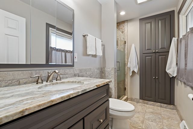 17W435 Concord Place, Darien, IL 60561