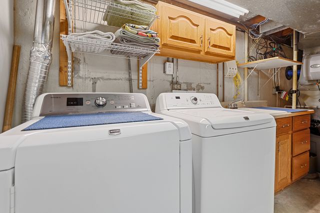 17W435 Concord Place, Darien, IL 60561