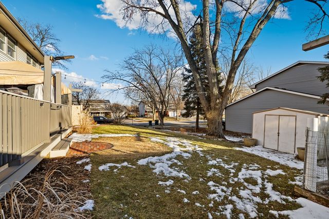 17W435 Concord Place, Darien, IL 60561