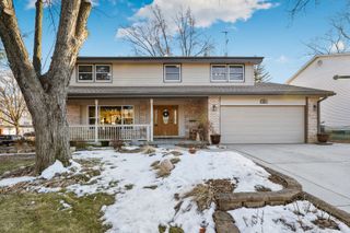 17W435 Concord Place, Darien, IL 60561