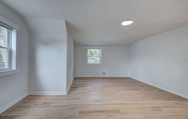 9 Park Dr, Livingston Twp., NJ 07039