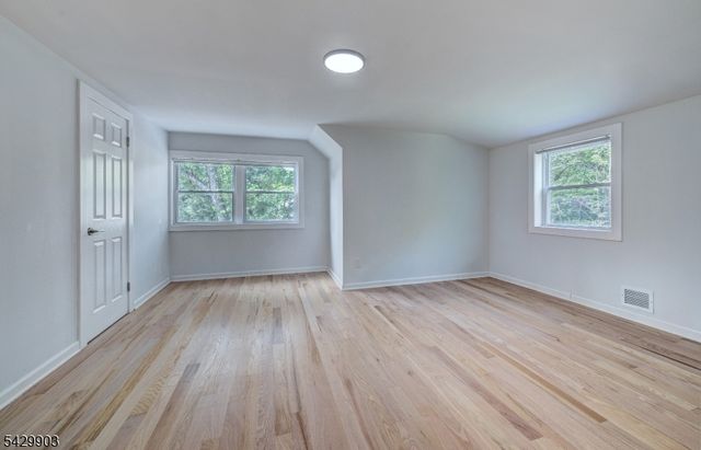 9 Park Dr, Livingston Twp., NJ 07039
