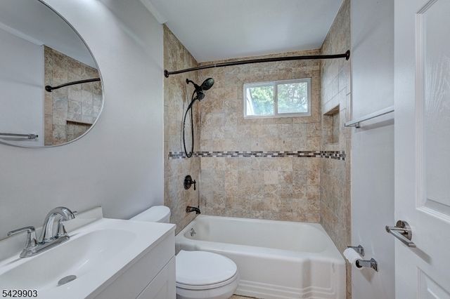 9 Park Dr, Livingston Twp., NJ 07039
