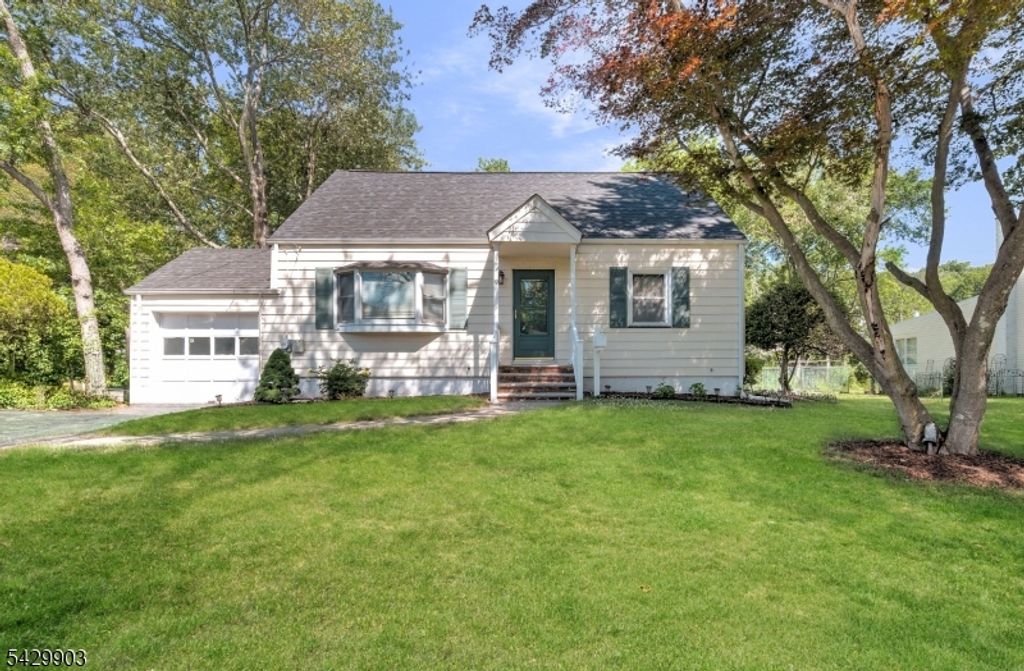 9 Park Dr, Livingston Twp., NJ 07039