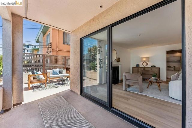 322 Hanover Ave 212, Oakland, CA 94606