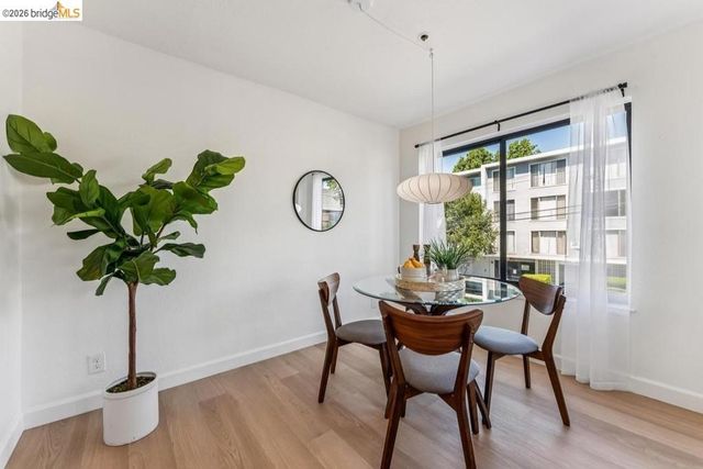 322 Hanover Ave 212, Oakland, CA 94606