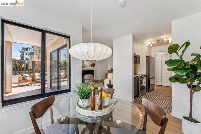 322 Hanover Ave 212, Oakland, CA 94606