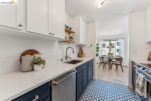 322 Hanover Ave 212, Oakland, CA 94606