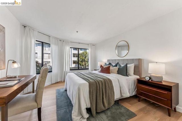 322 Hanover Ave 212, Oakland, CA 94606