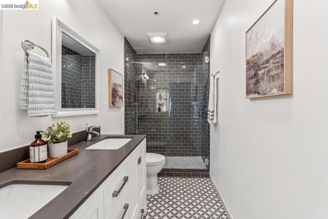 322 Hanover Ave 212, Oakland, CA 94606