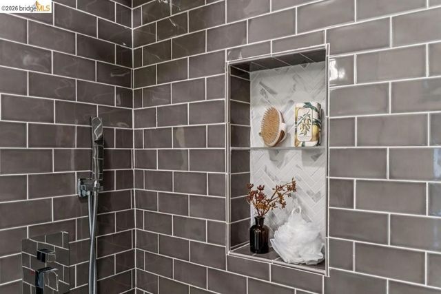 322 Hanover Ave 212, Oakland, CA 94606