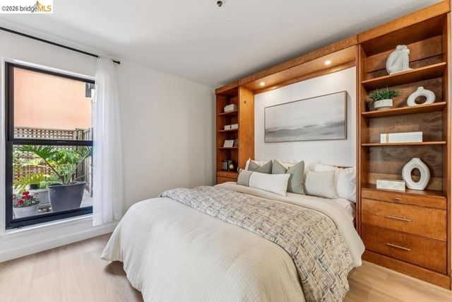 322 Hanover Ave 212, Oakland, CA 94606