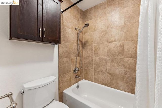 322 Hanover Ave 212, Oakland, CA 94606