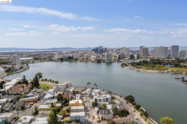 322 Hanover Ave 212, Oakland, CA 94606