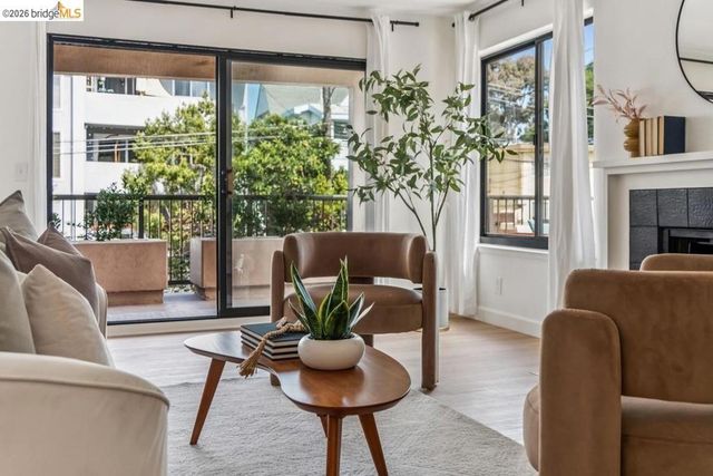 322 Hanover Ave 212, Oakland, CA 94606