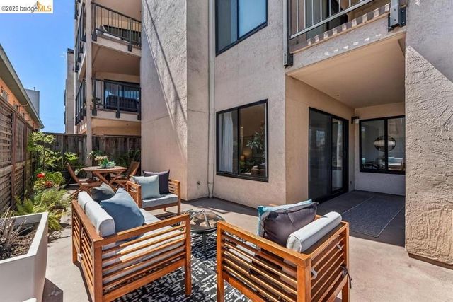 322 Hanover Ave 212, Oakland, CA 94606