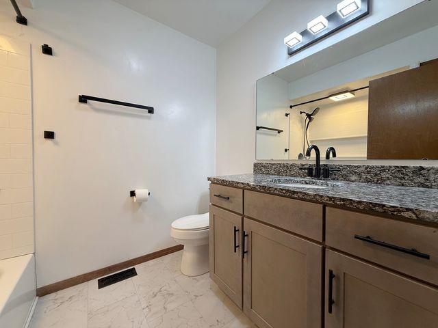 2957 10th Street, East Moline, IL 61244