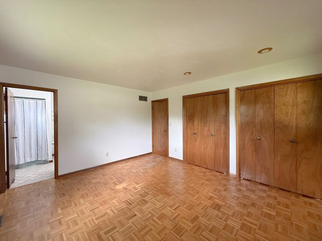 2957 10th Street, East Moline, IL 61244
