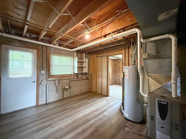 2957 10th Street, East Moline, IL 61244
