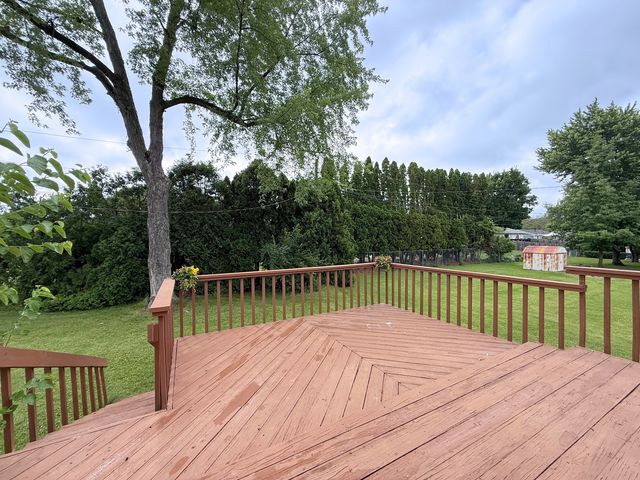 2957 10th Street, East Moline, IL 61244