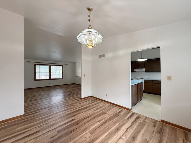 2957 10th Street, East Moline, IL 61244