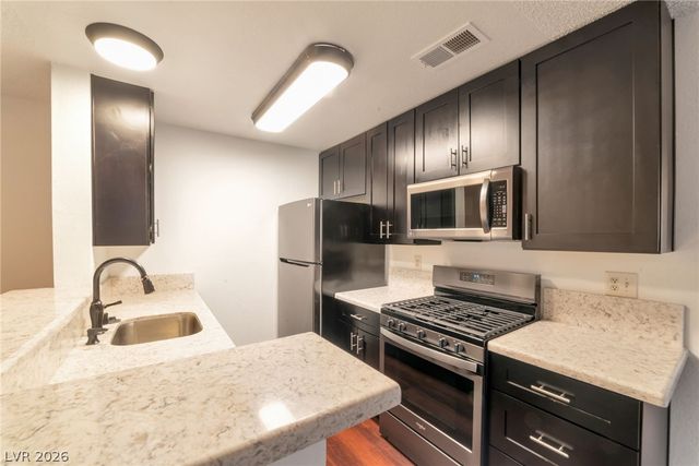 2200 South Fort Apache Road 1044, Las Vegas, NV 89117