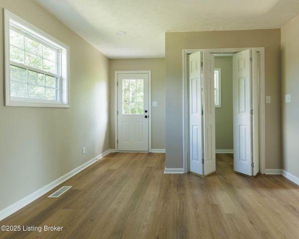 71 Zelkova Dr, Shelbyville, KY 40065