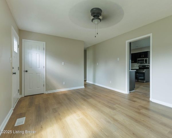 71 Zelkova Dr, Shelbyville, KY 40065