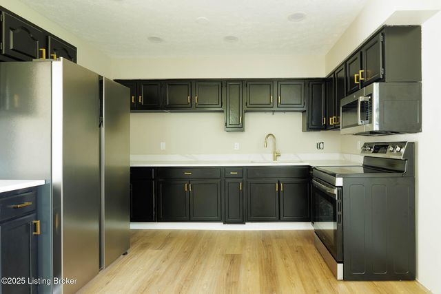 71 Zelkova Dr, Shelbyville, KY 40065