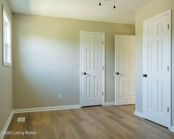 71 Zelkova Dr, Shelbyville, KY 40065