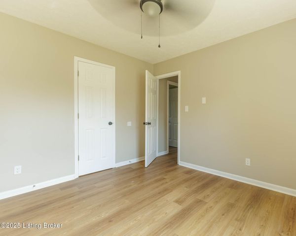 71 Zelkova Dr, Shelbyville, KY 40065