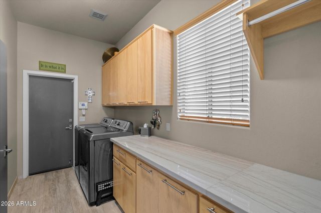 8273 E HOVERLAND Road, Scottsdale, AZ 85255