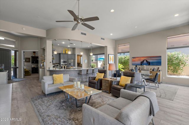 8273 E HOVERLAND Road, Scottsdale, AZ 85255