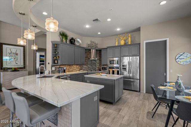 8273 E HOVERLAND Road, Scottsdale, AZ 85255