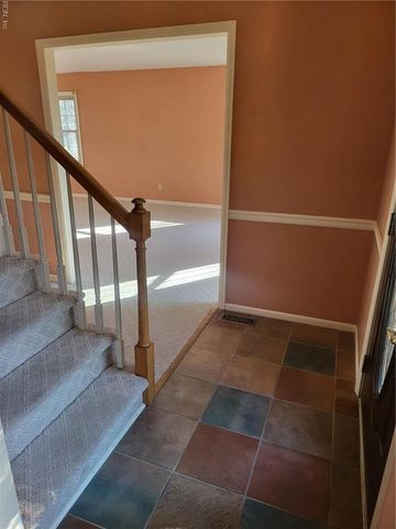 536 Kerry Lake DR, Newport News, VA 23602