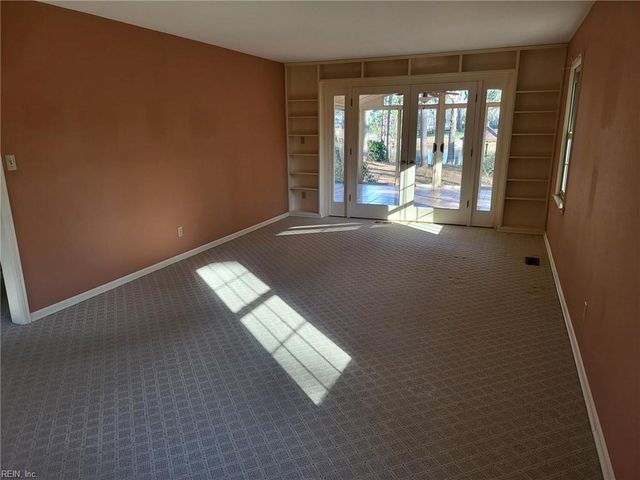 536 Kerry Lake DR, Newport News, VA 23602